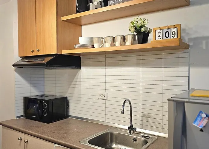 Apartment Cozy Fully Furnished 1br Near Bgc & Airport