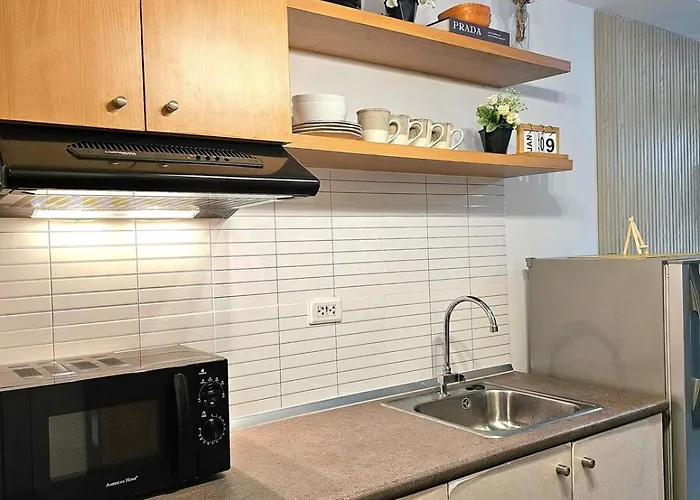 Cozy Fully Furnished 1br Near Bgc & Airport